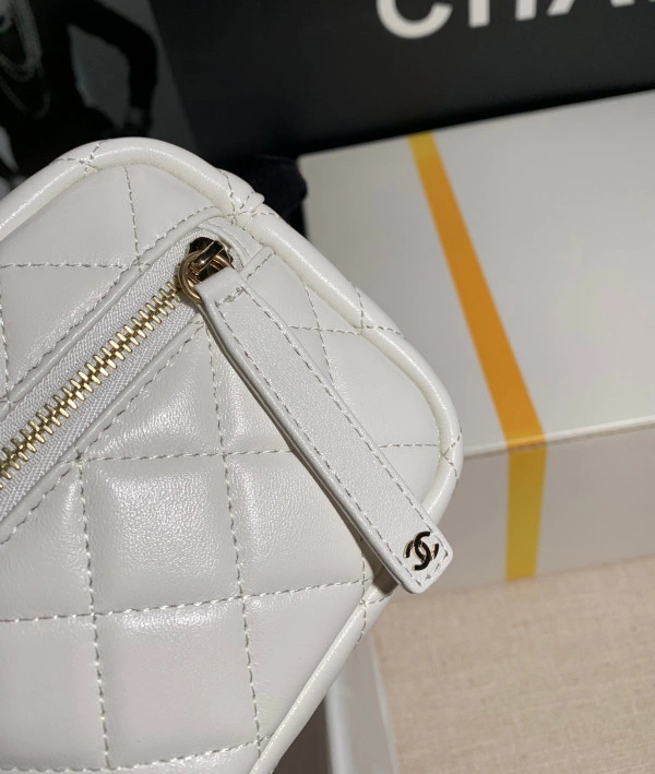 CHANEL CHANELUTCH WITH HANDLE Affordable 1777 - Image 7