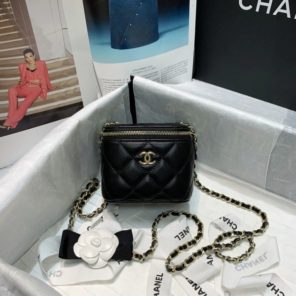 Popular CHANEL SMALL VANITY WITH CHAIN 1264 - Image 4