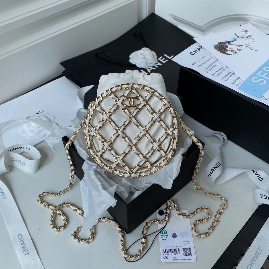 WellDesigned CHANEL ROUND BAG 1646