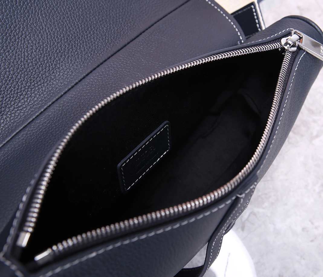 Affordable 4922 Christian Dior AAA Man Messenger Bags - Image 7