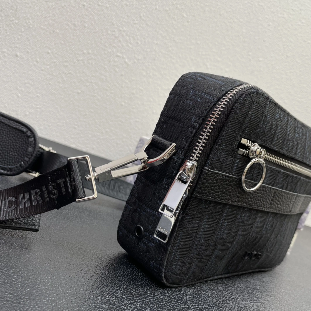 AllSeason 6002 Christian Dior AAA Man Messenger Bags - Image 4