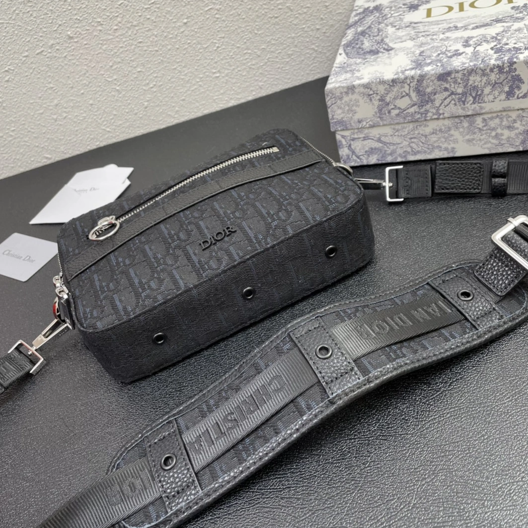 AllSeason 6002 Christian Dior AAA Man Messenger Bags - Image 5