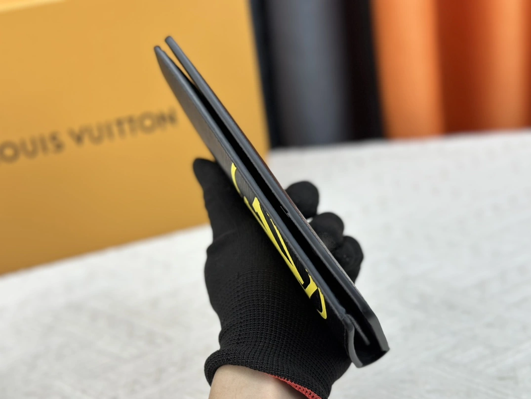 AllSeason 8132 Louis Vuitton LV Card Case For Unisex - Image 5