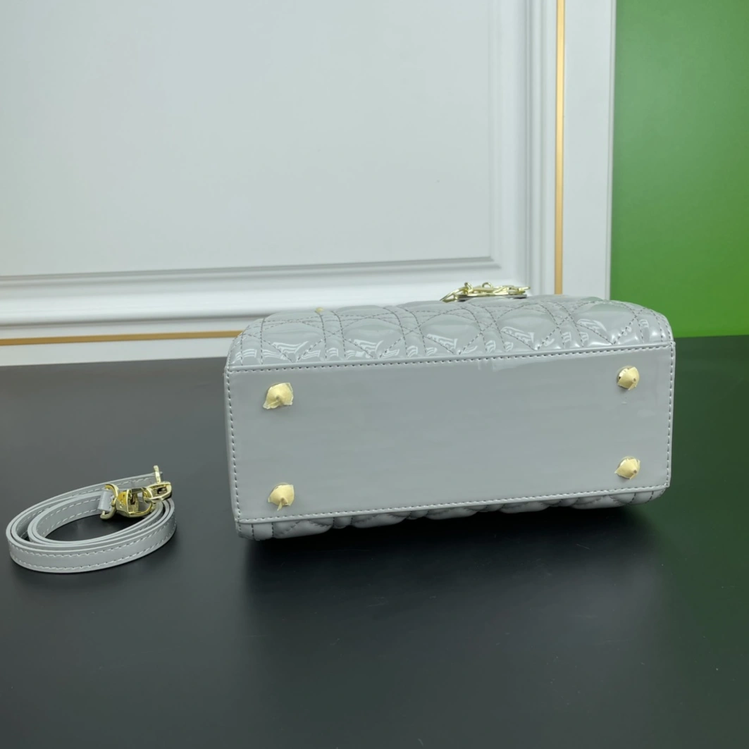 BestValue 430 Christian Dior AAA Quality Handbags For Women - Image 5