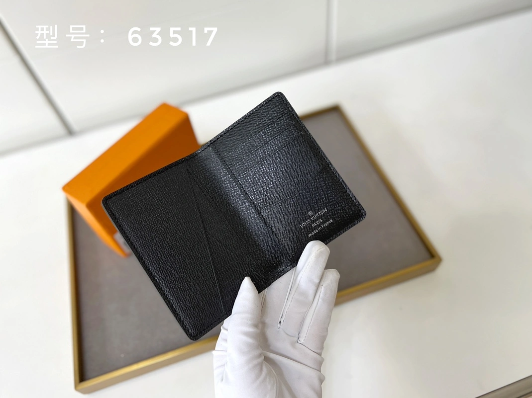 Bold 3882 Louis Vuitton LV Card Case For Unisex - Image 3