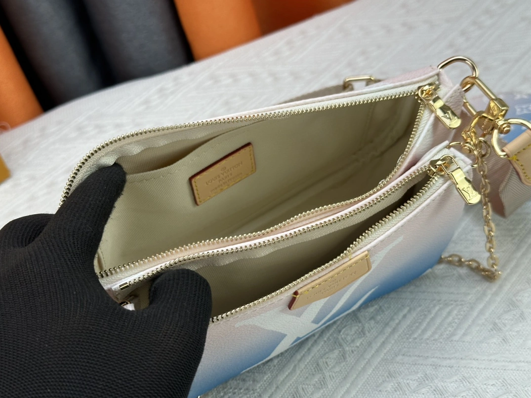 Bold 5370 Louis Vuitton AAA Quality Messenger Bags For Women - Image 8