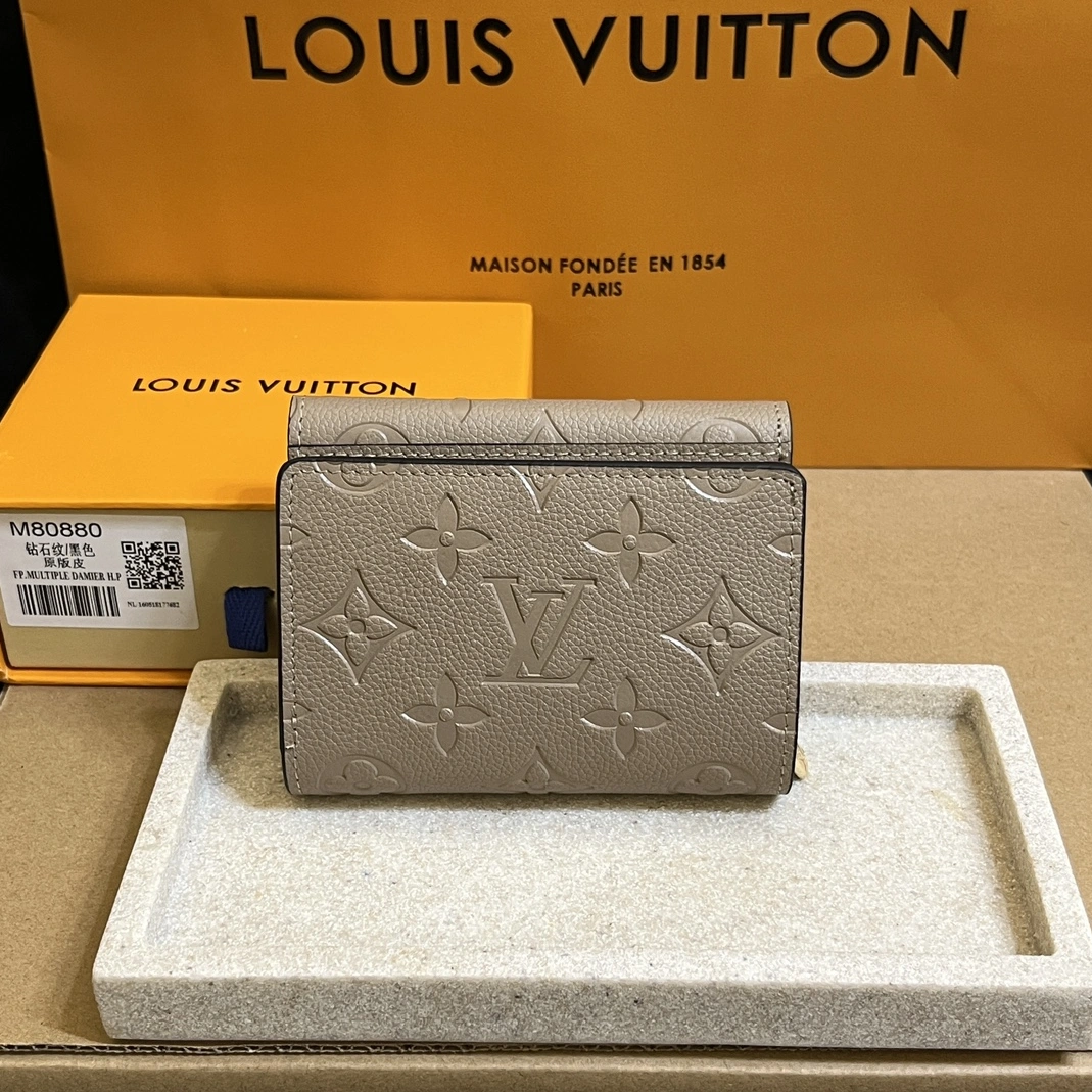 Breathable 3607 Louis Vuitton LV Card Case For Women - Image 3