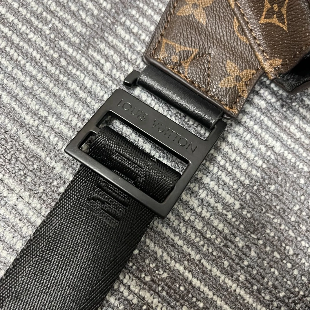 Breathable 6580 Louis Vuitton LV AAA Quality Belt Bags - Image 6