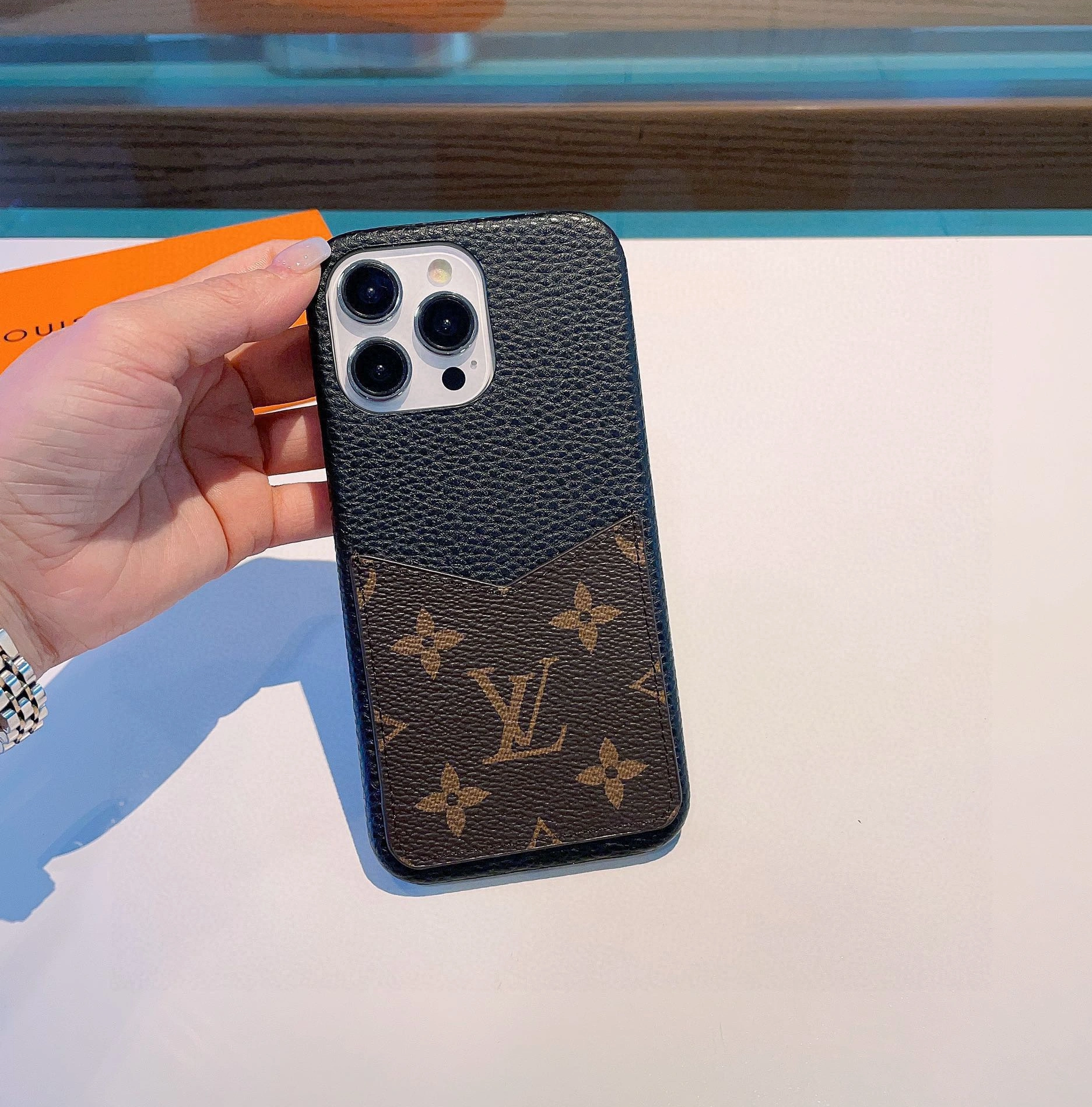 Breathable 7014 Louis Vuitton LV iPhone Case - Image 4