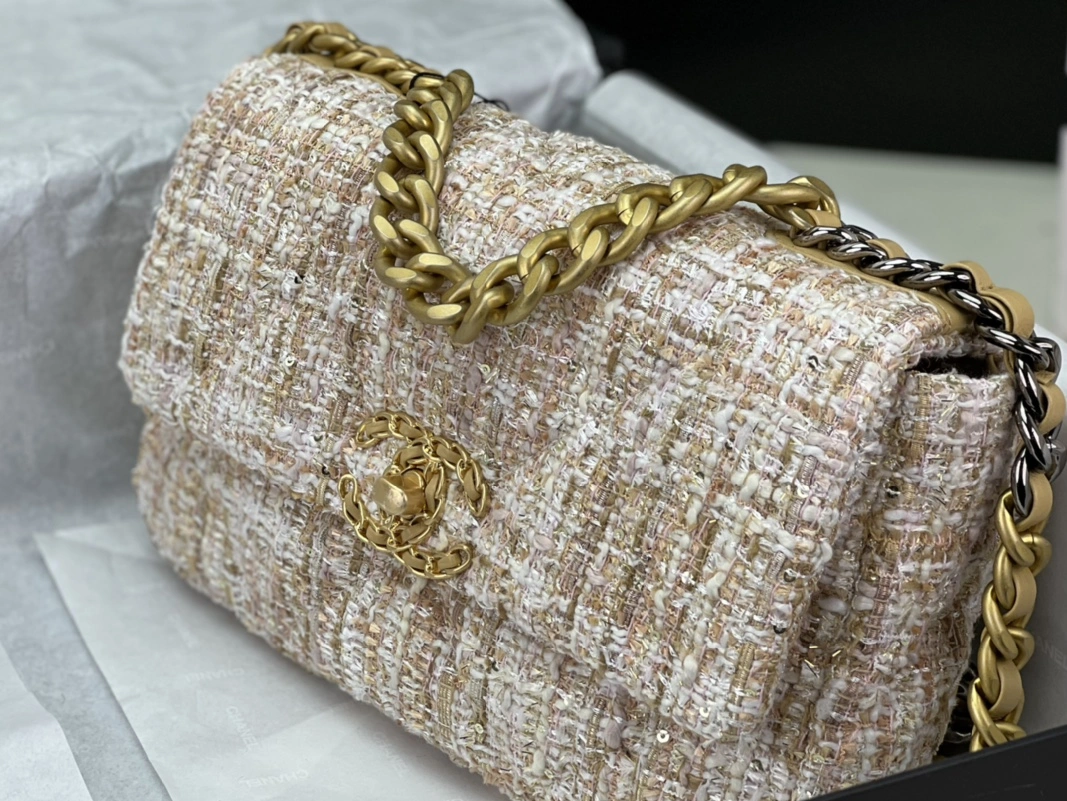 Chanel AAA Quality Messenger Bags For Women DailyWear 263