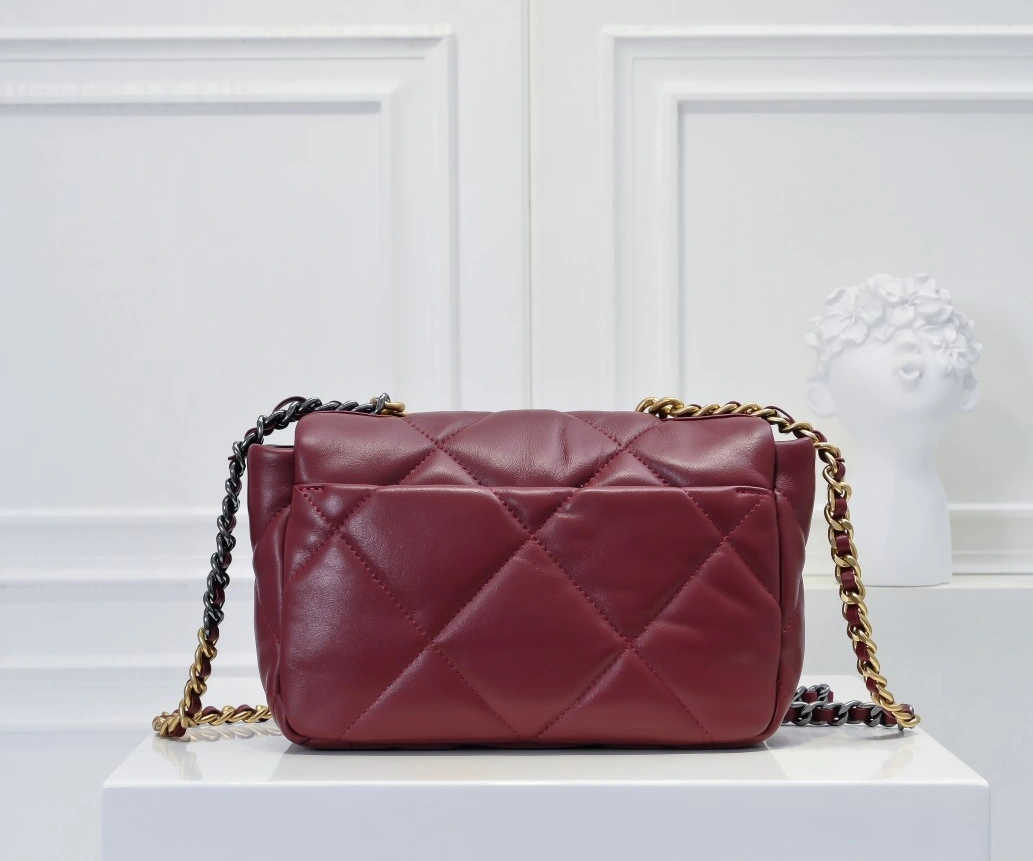 Chanel AAA Quality Messenger Bags For Women Popular 5174