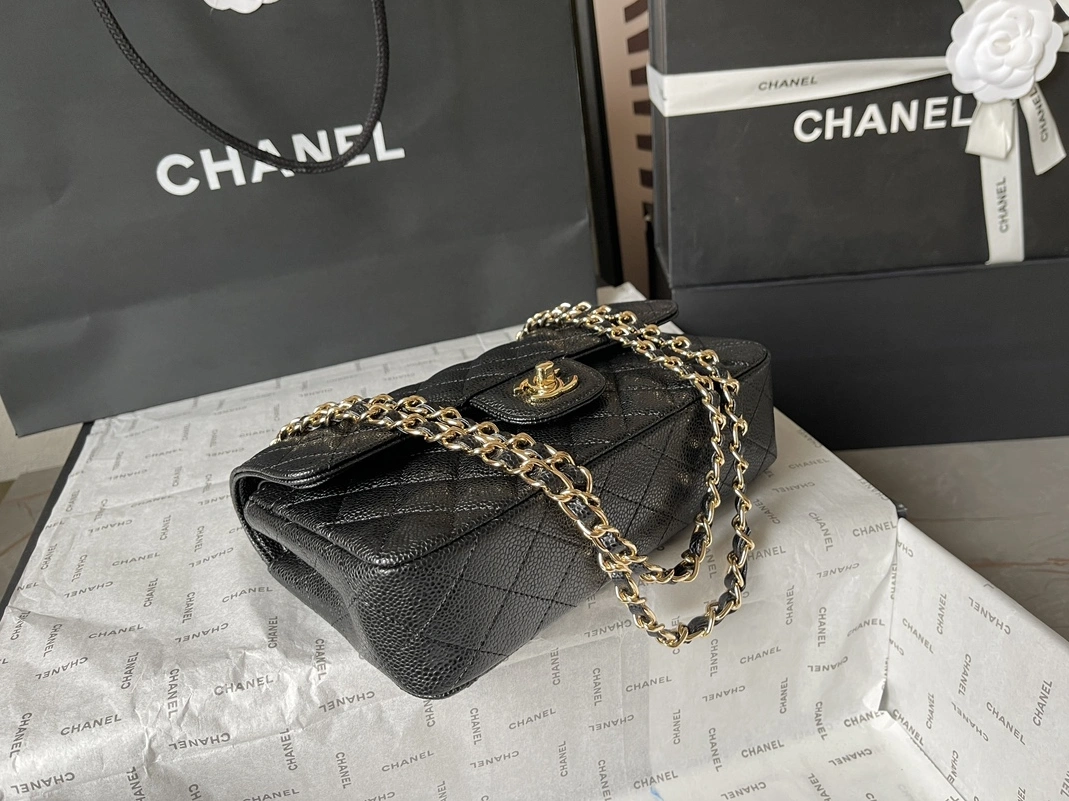 Chanel AAA Quality Messenger Bags For Women Sleek 6946 - Image 3