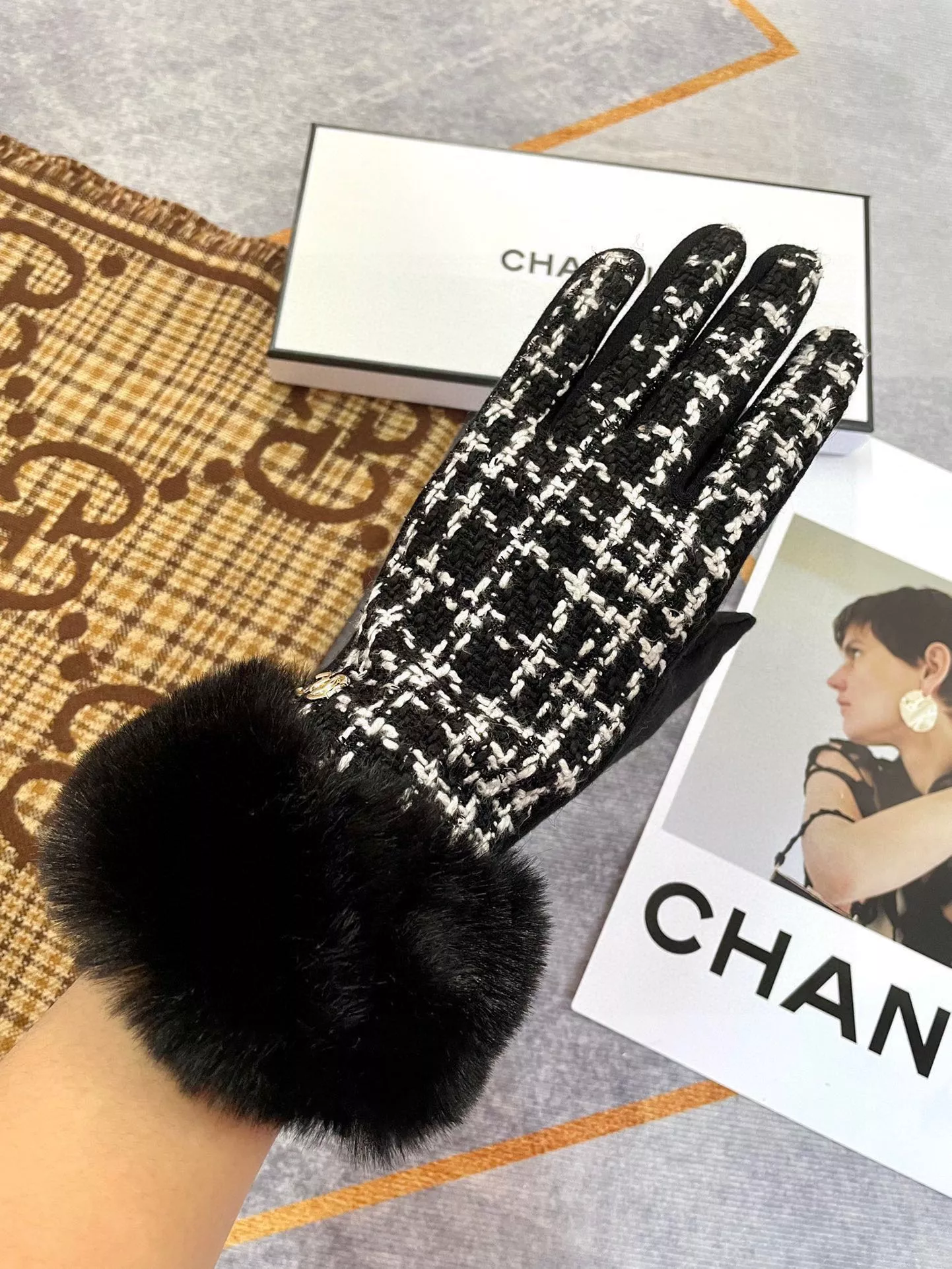 Chanel Gloves For Women Vibrant 9296 - Image 4