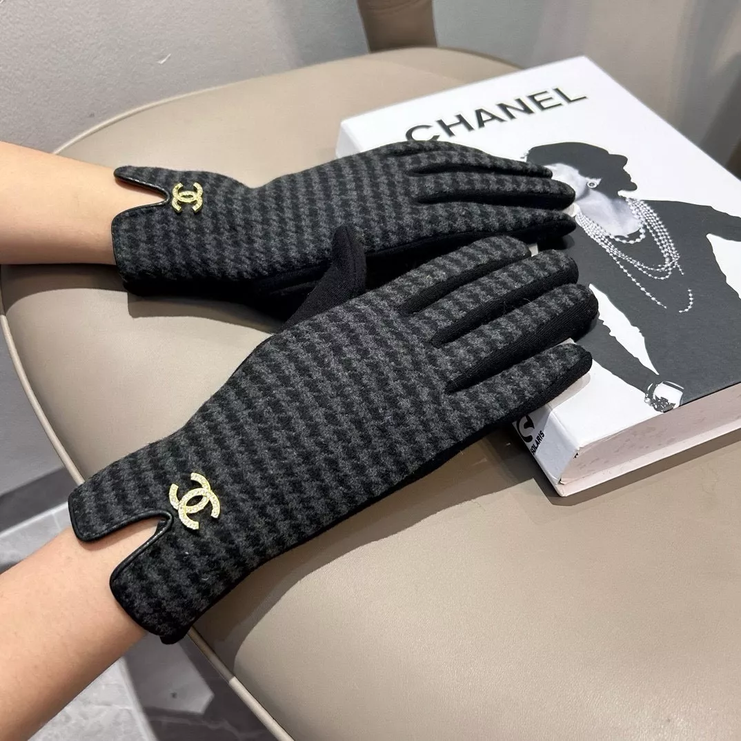 Chanel Gloves Practical 3972 - Image 4
