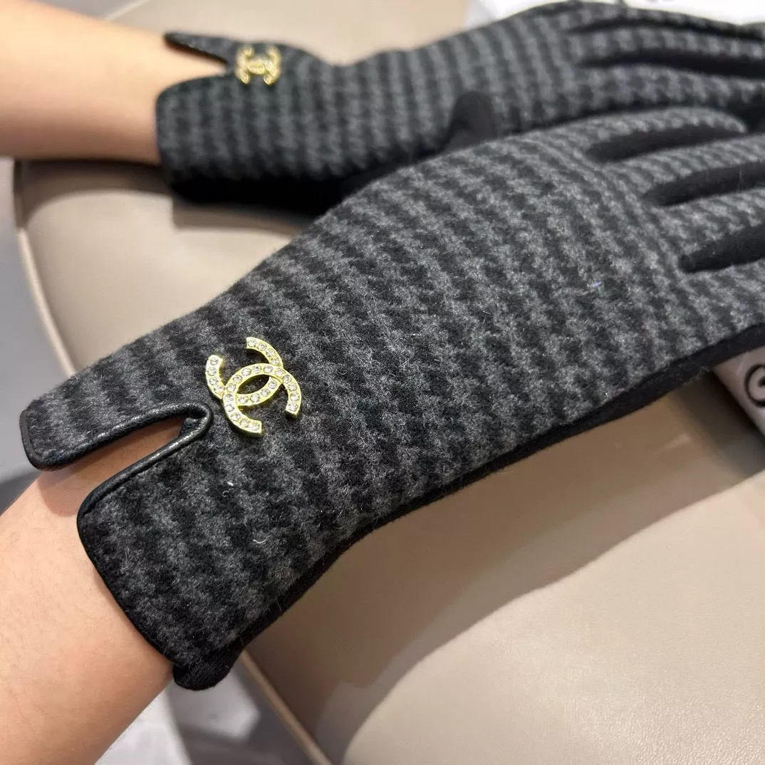 Chanel Gloves Practical 3972 - Image 5