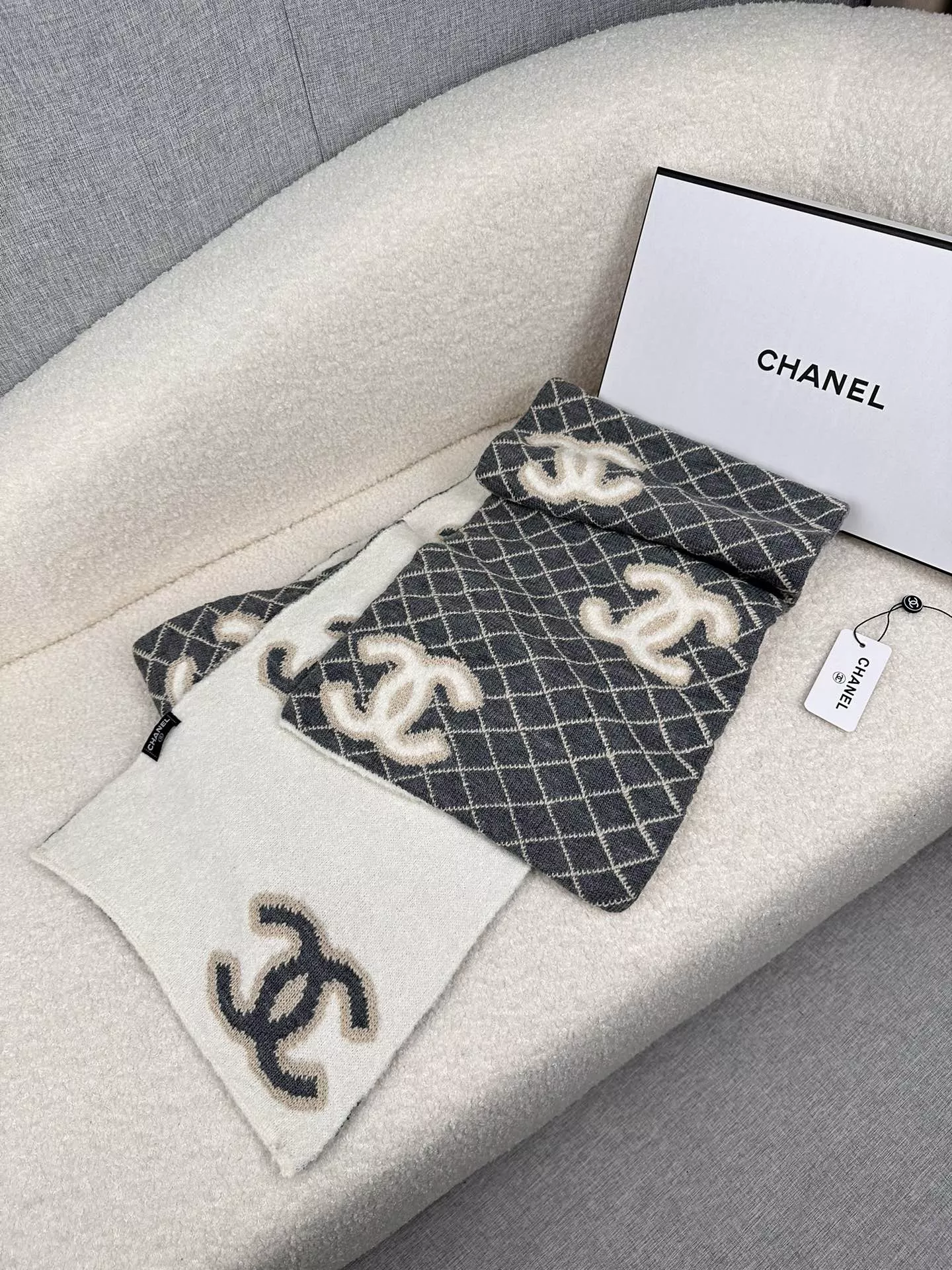 Chanel Scarves For Women Compact 2800 - Image 3