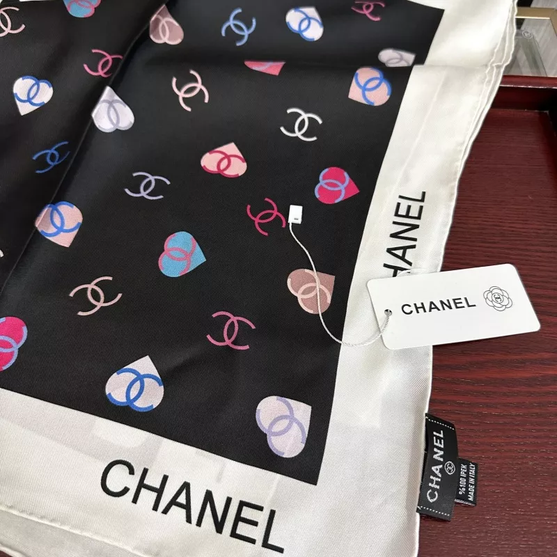 Chanel Silk Squares ModernLook 4235 - Image 5