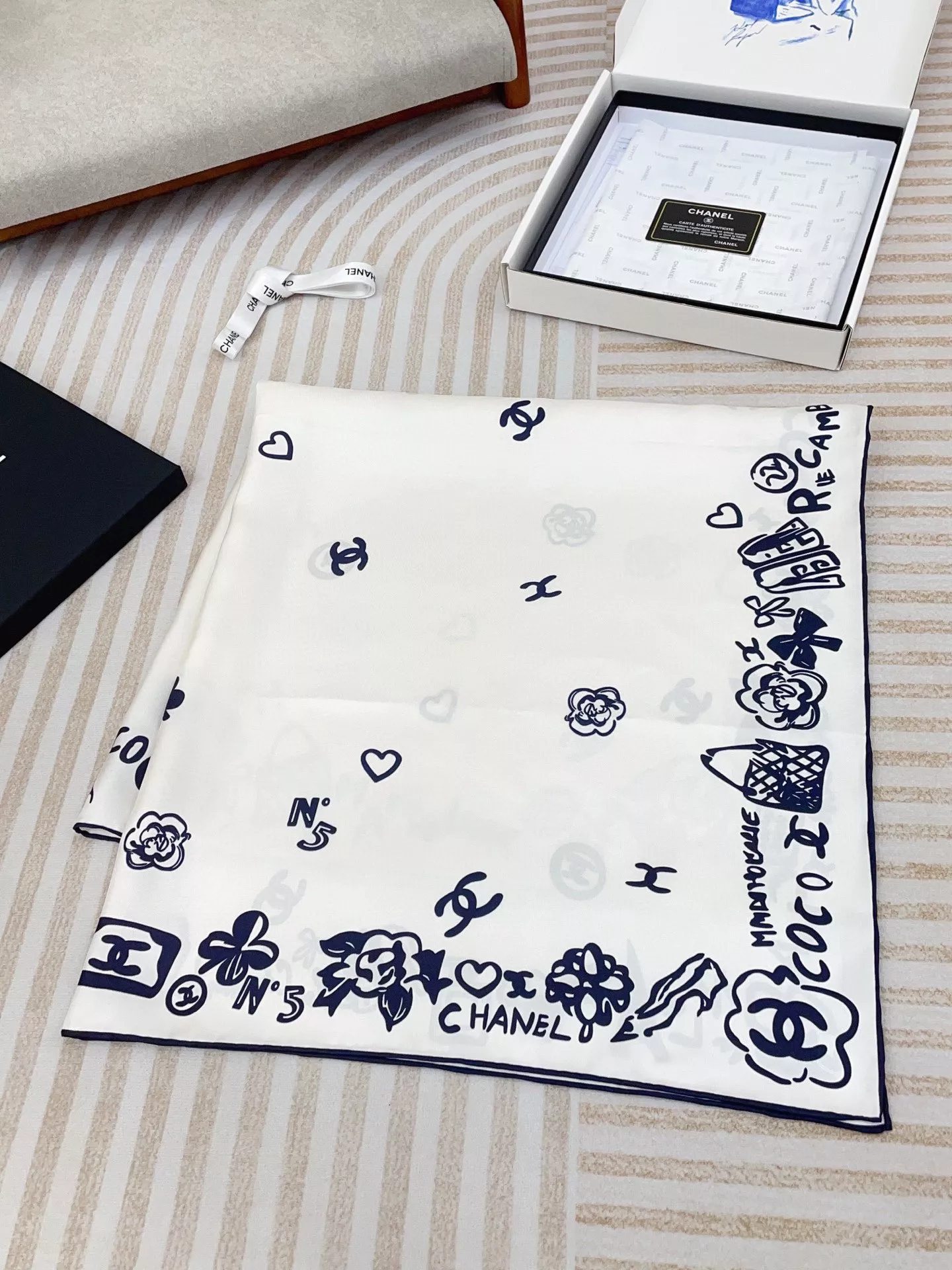 Chanel Silk Squares Unique 232 - Image 3