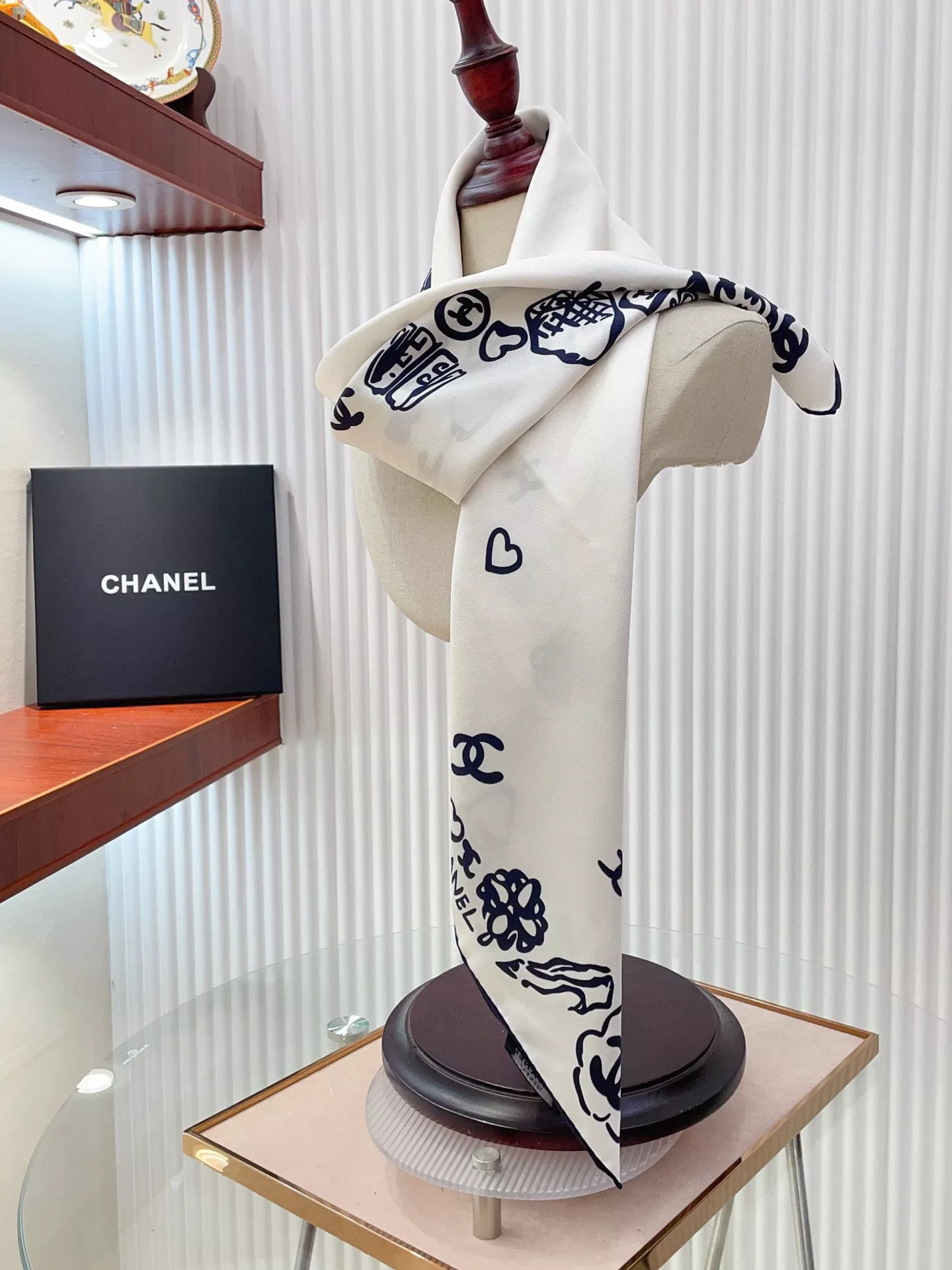 Chanel Silk Squares Unique 232 - Image 6