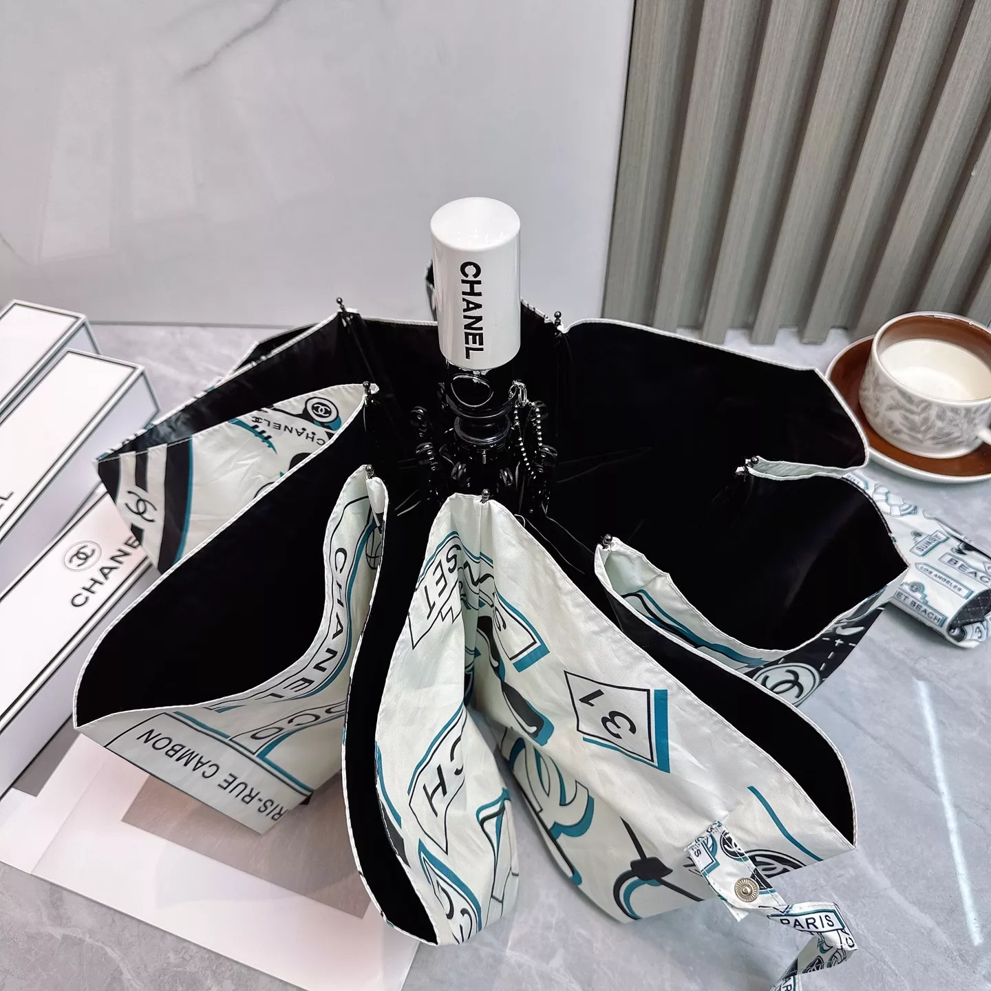 Chanel Umbrellas ModernLook 8632 - Image 6