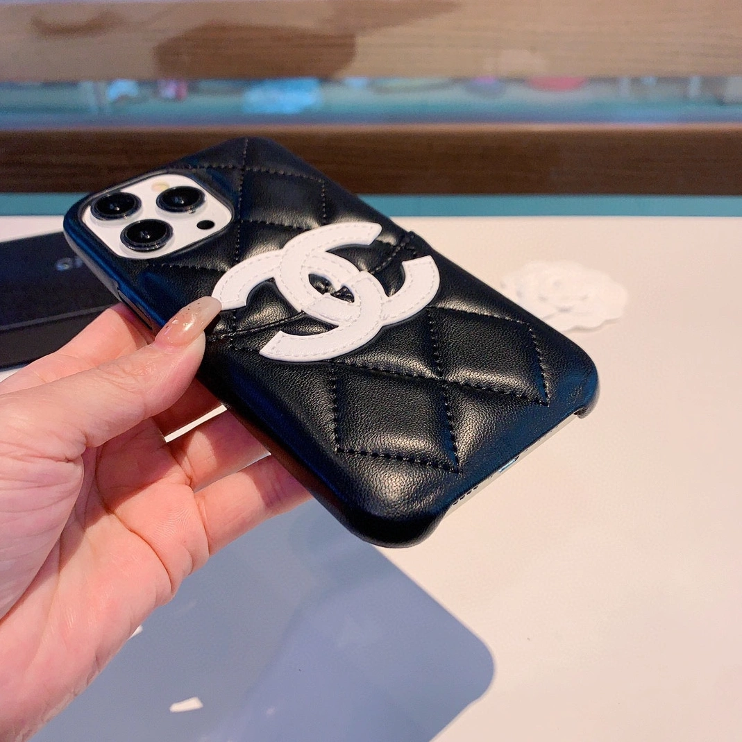 Chanel iPhone Case Sophisticated 9020 - Image 4