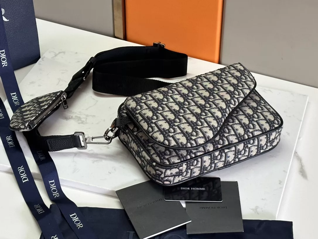 Christian Dior AAA Man Messenger Bags DailyWear 1751 - Image 3