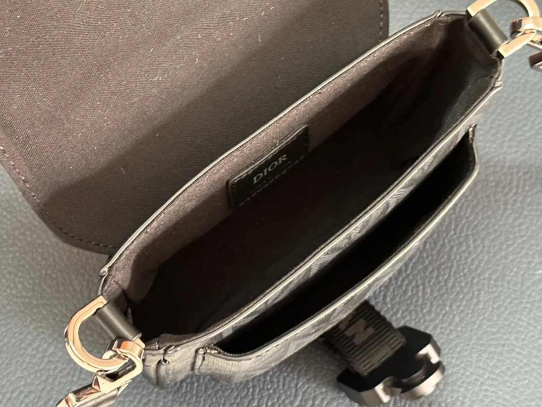 Christian Dior AAA Man Messenger Bags Resilient 1906 - Image 7