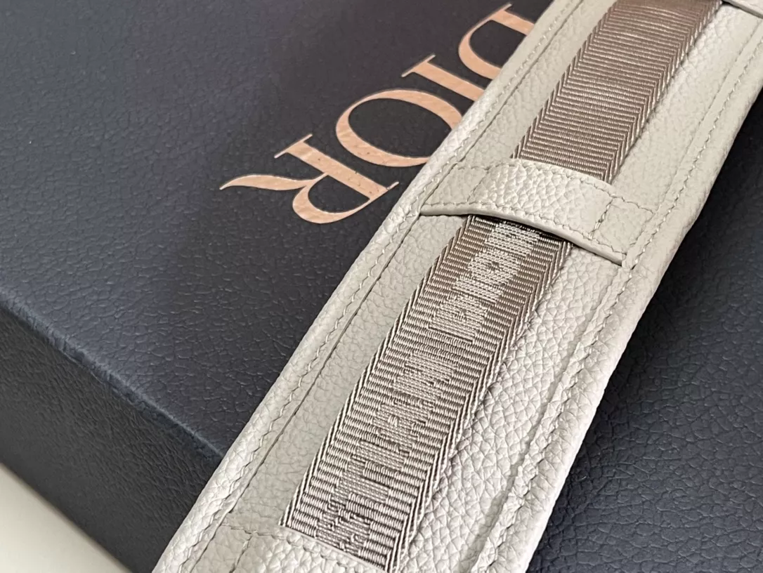 Christian Dior AAA Man Messenger Bags Vibrant 5368 - Image 5