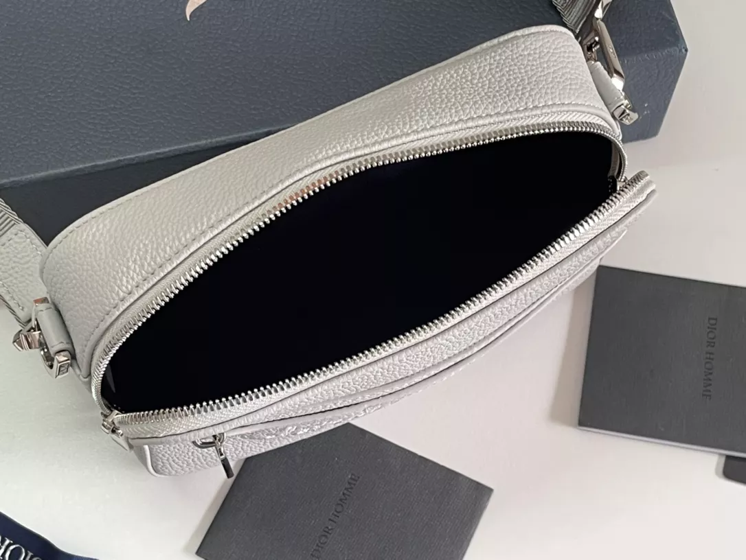 Christian Dior AAA Man Messenger Bags Vibrant 5368 - Image 7