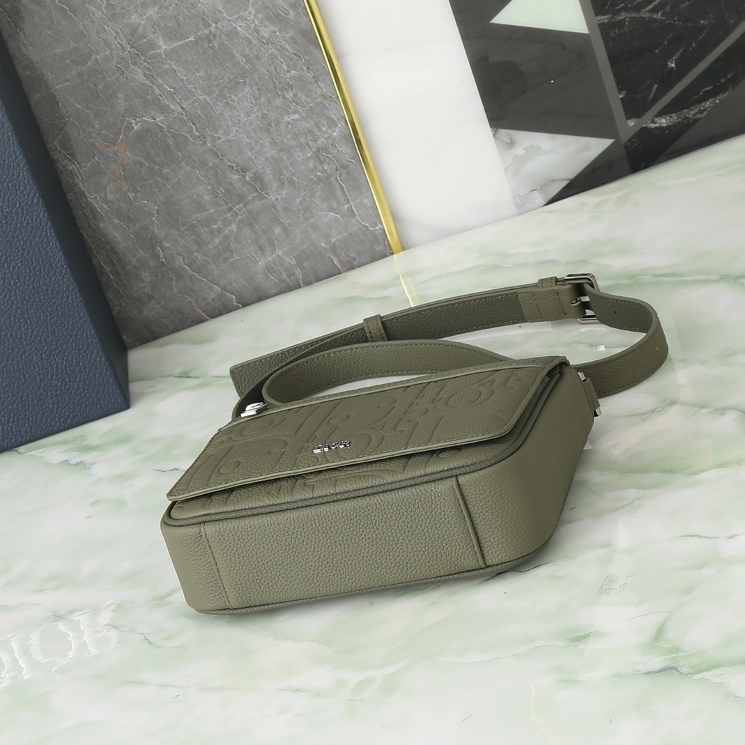 Christian Dior AAA Man Messenger Bags WellDesigned 8146 - Image 4