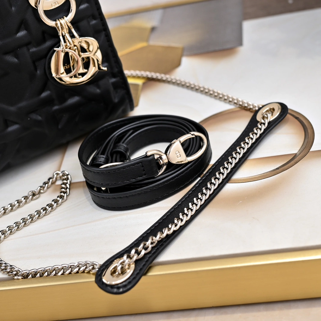 Christian Dior AAA Quality Handbags For Women SportInspired 5942 - Image 4