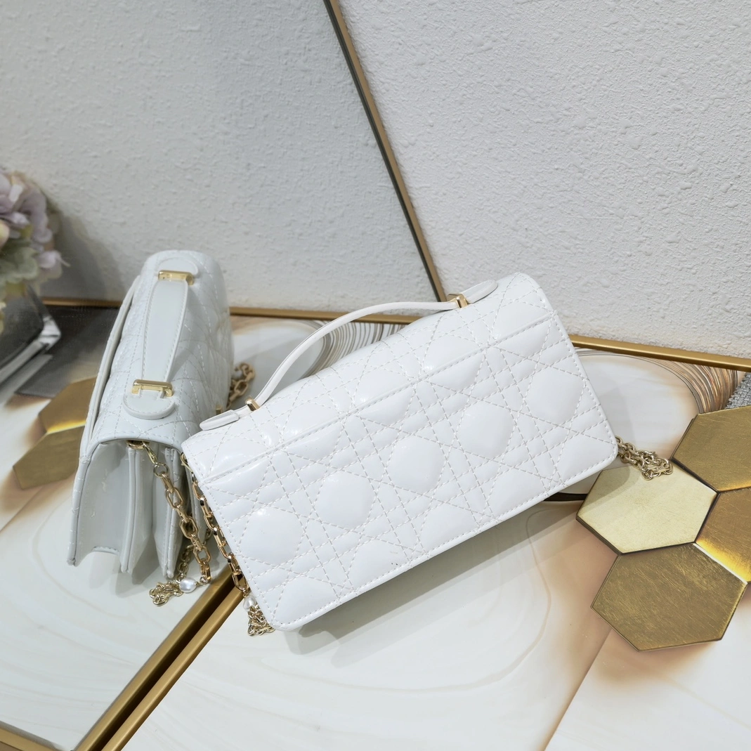 Christian Dior AAA Quality Messenger Bags For Women Durable 7290 - Image 3