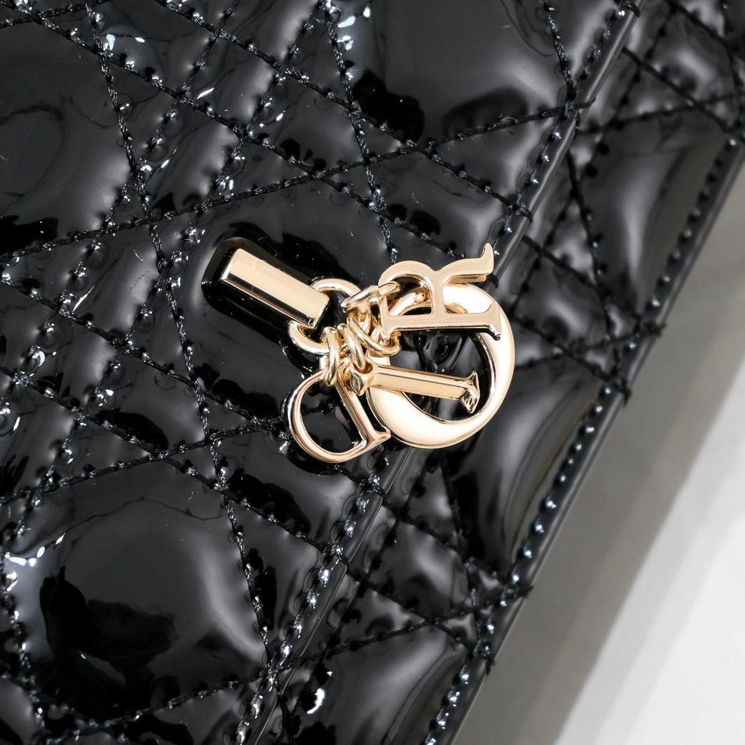 Christian Dior AAA Quality Messenger Bags For Women Flexible 7210 - Image 4