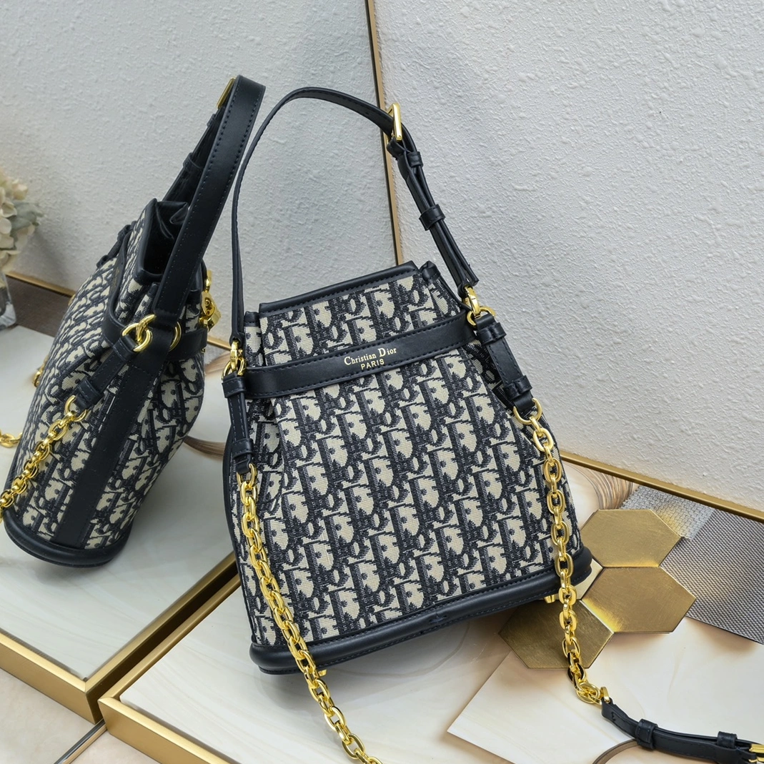 Christian Dior AAA Quality Messenger Bags For Women Reliable 7991 - Image 3