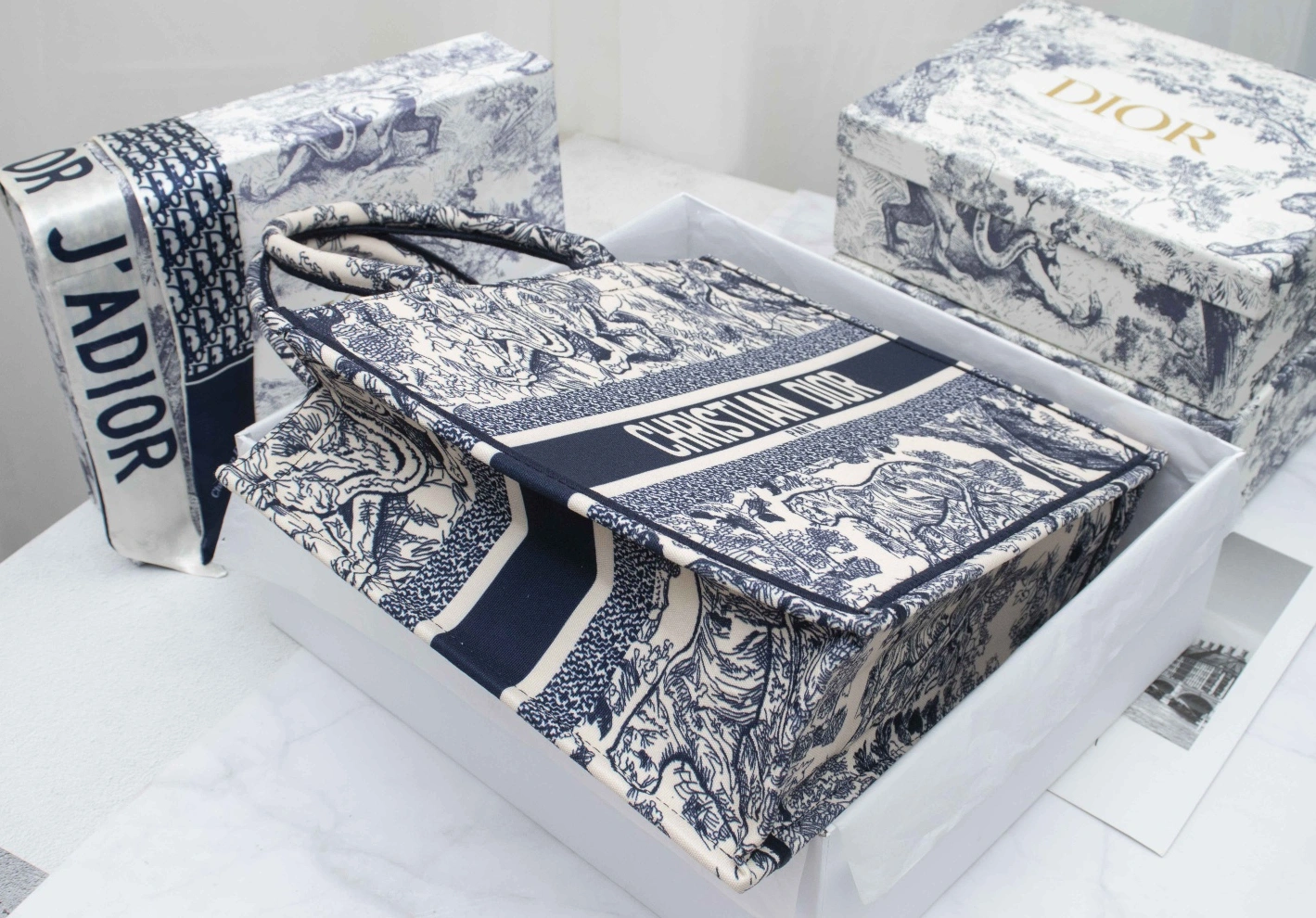 Christian Dior AAA Quality Tote-Handbags For Women Lightweight 4081 - Image 4