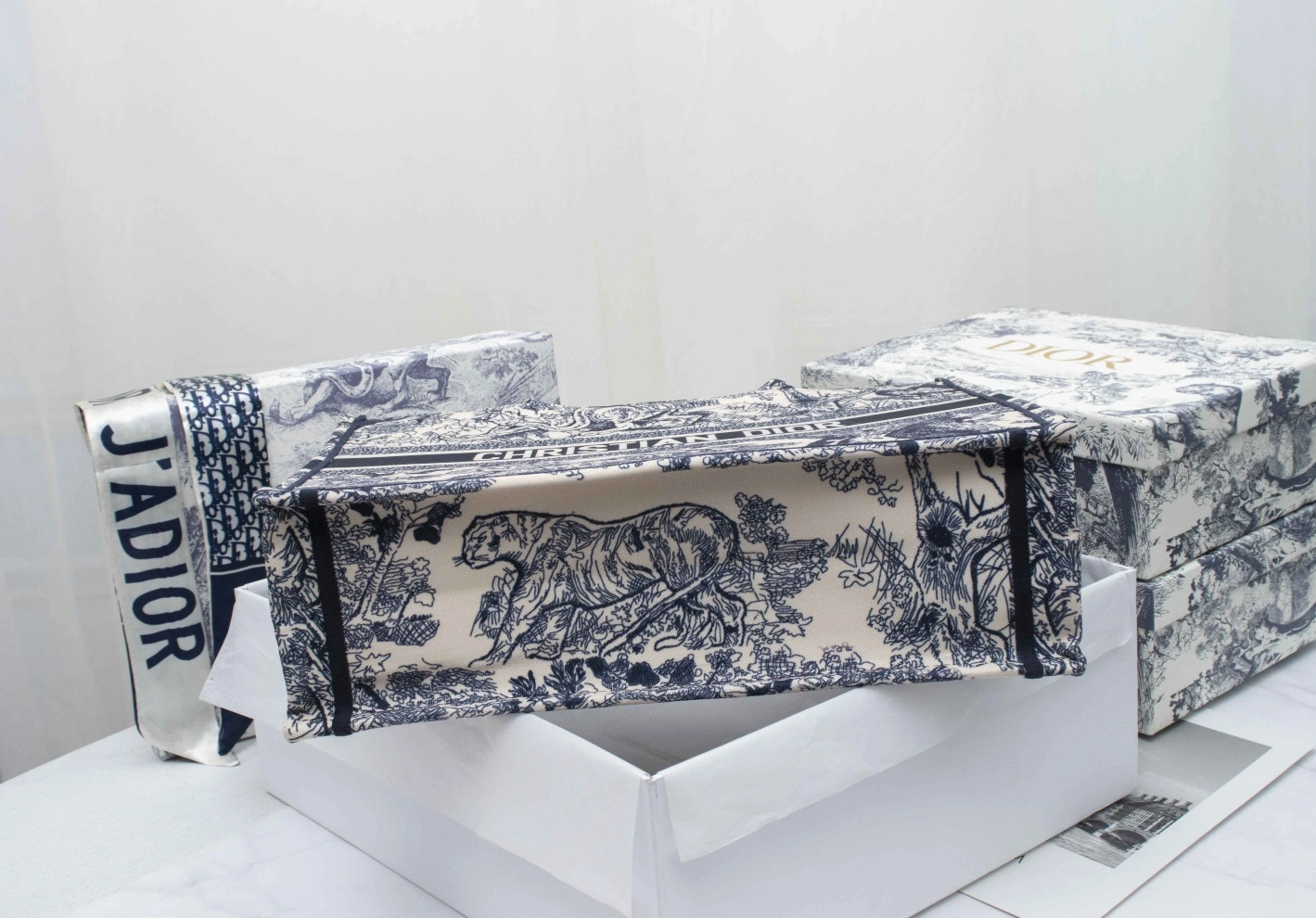 Christian Dior AAA Quality Tote-Handbags For Women Lightweight 4081 - Image 5