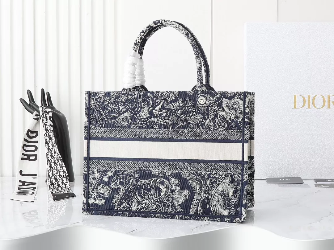 Christian Dior AAA Quality Tote-Handbags For Women Resilient 6896 - Image 3