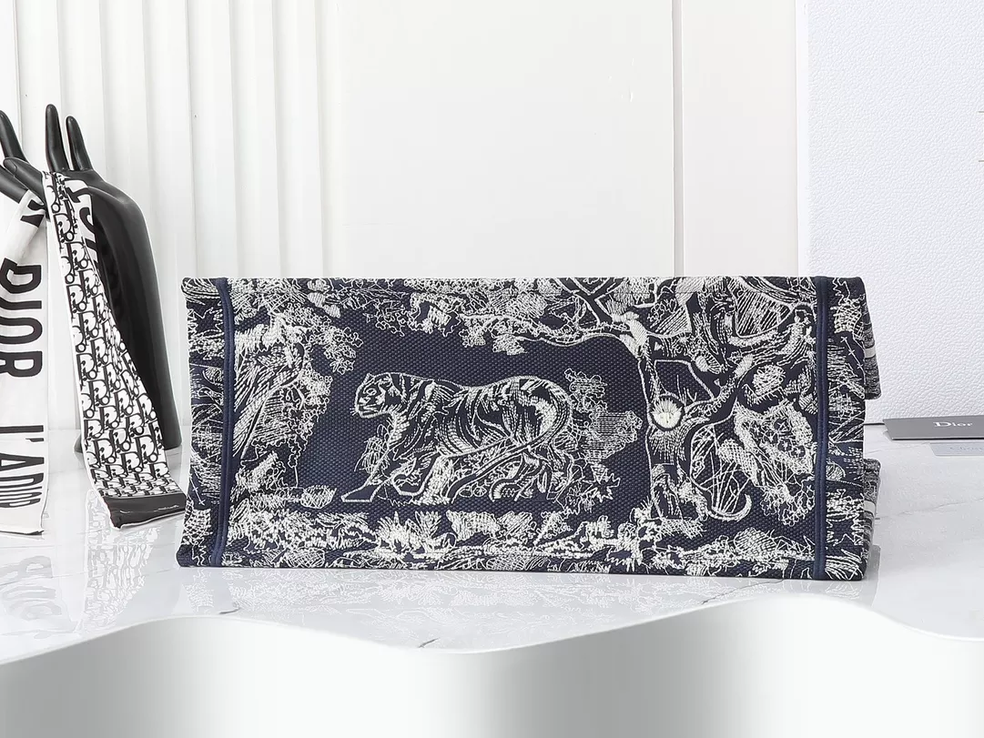 Christian Dior AAA Quality Tote-Handbags For Women Resilient 8922 - Image 7