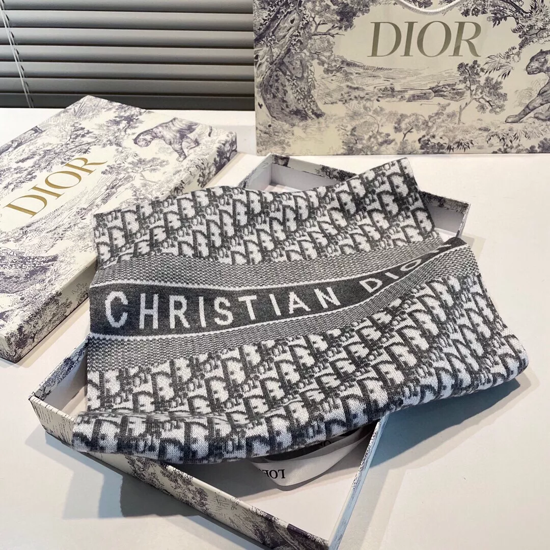 Christian Dior Scarf For Women ModernLook 3573 - Image 3