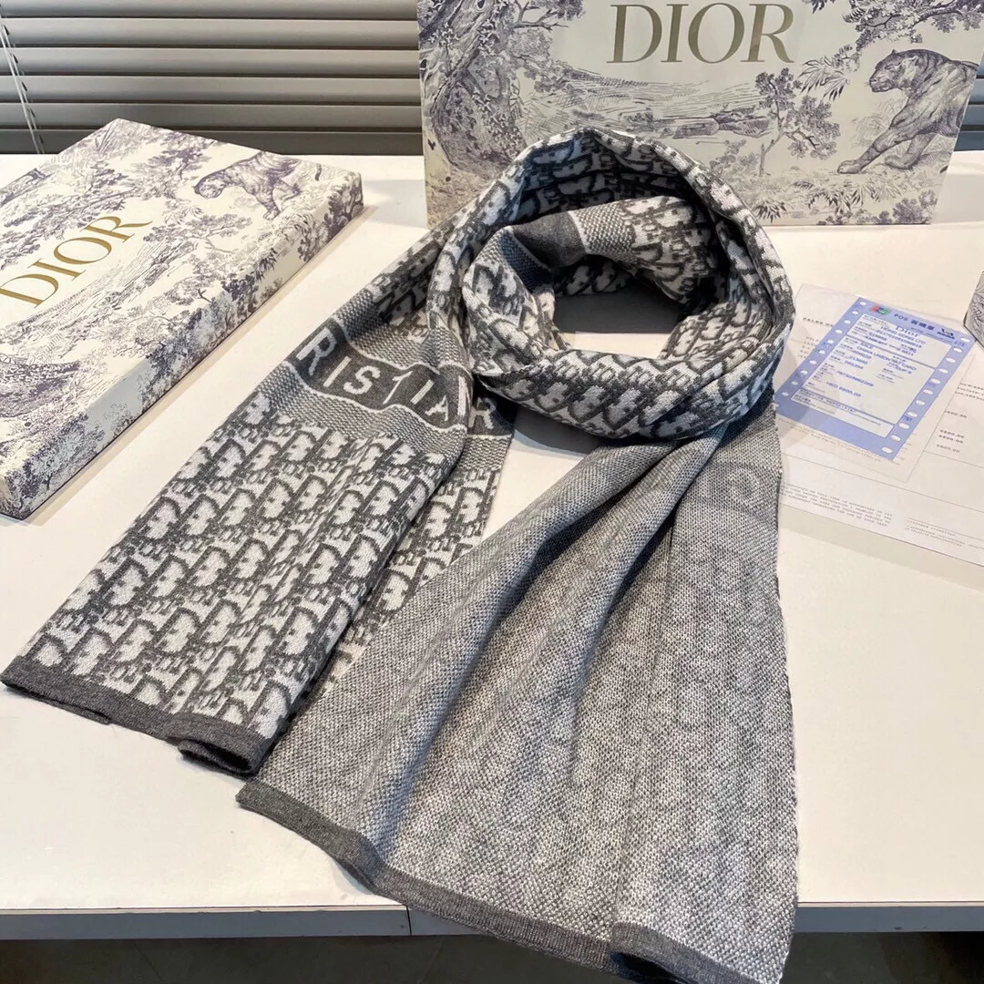 Christian Dior Scarf For Women ModernLook 3573 - Image 4