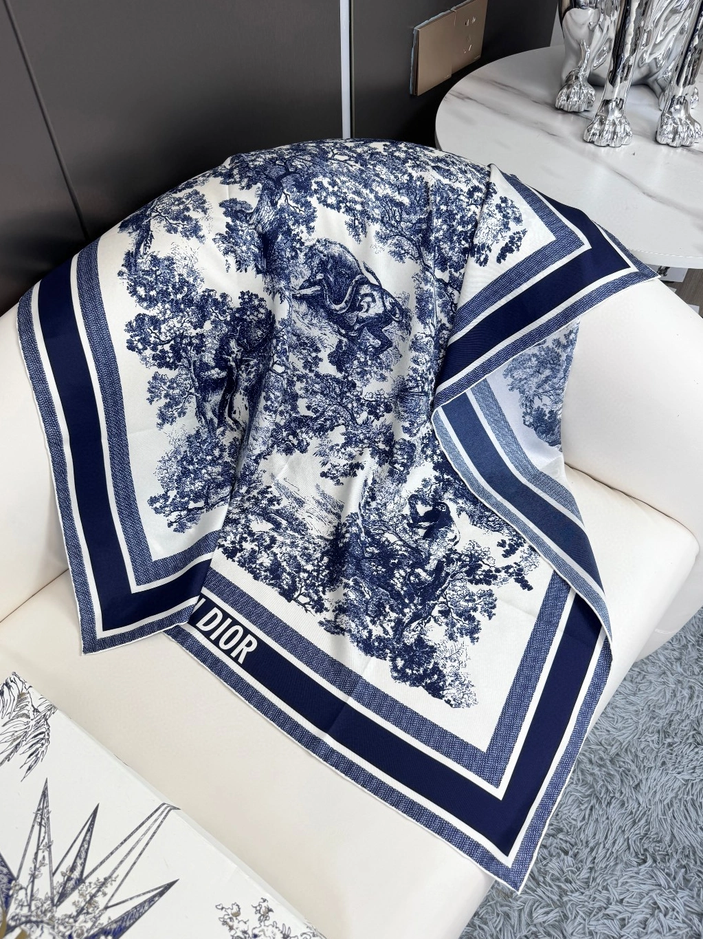 Christian Dior Silk Squares For Women Compact 5716 - Image 3