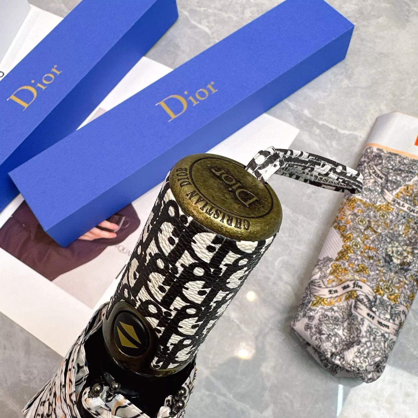 Christian Dior Umbrellas Compact 5473 - Image 4