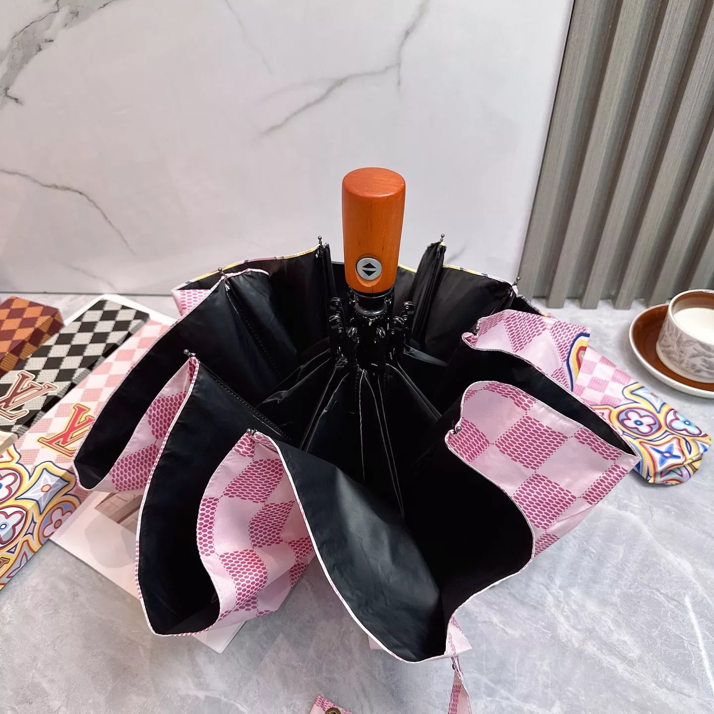 Classic 4535 Louis Vuitton Umbrellas - Image 6