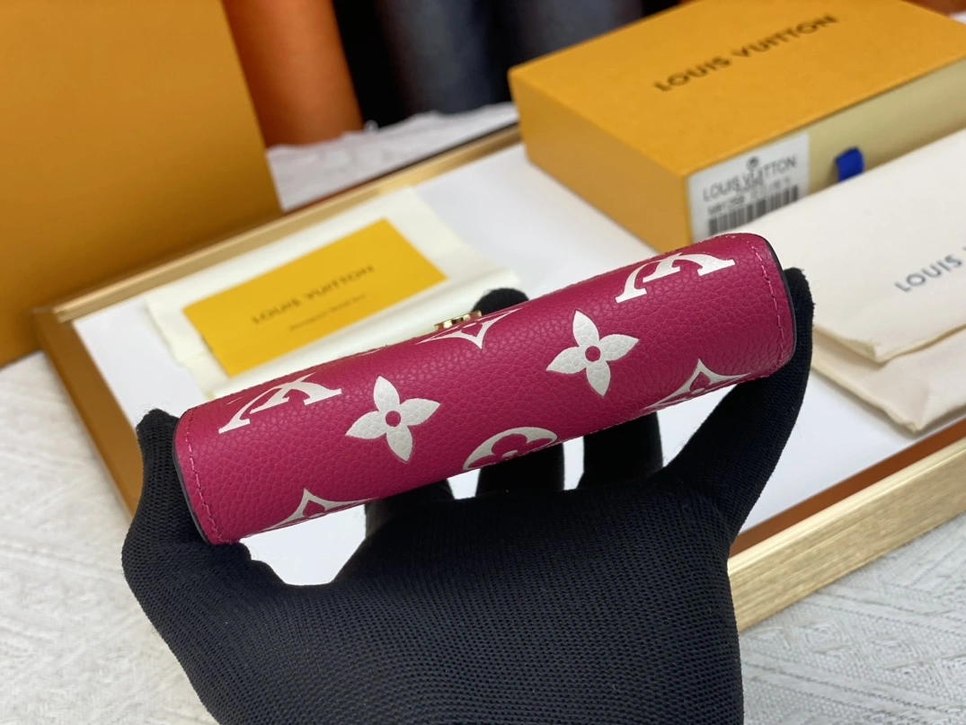 Classic 5507 Louis Vuitton AAA Quality Wallets For Women - Image 4