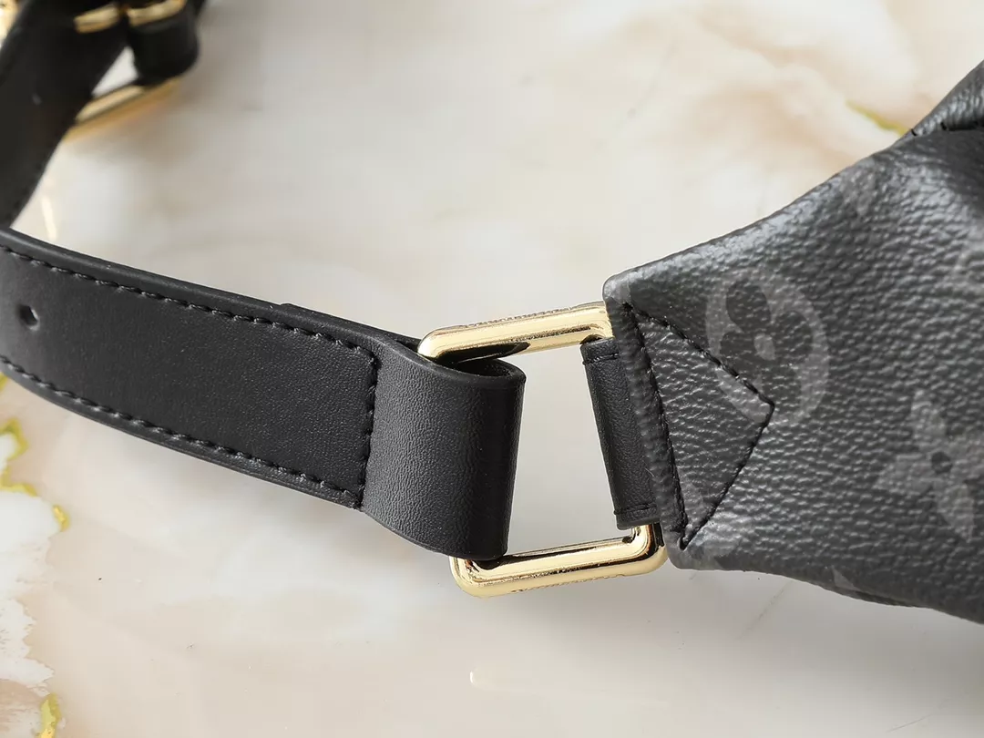 Comfortable 105 Louis Vuitton LV AAA Quality Belt Bags For Unisex - Image 7