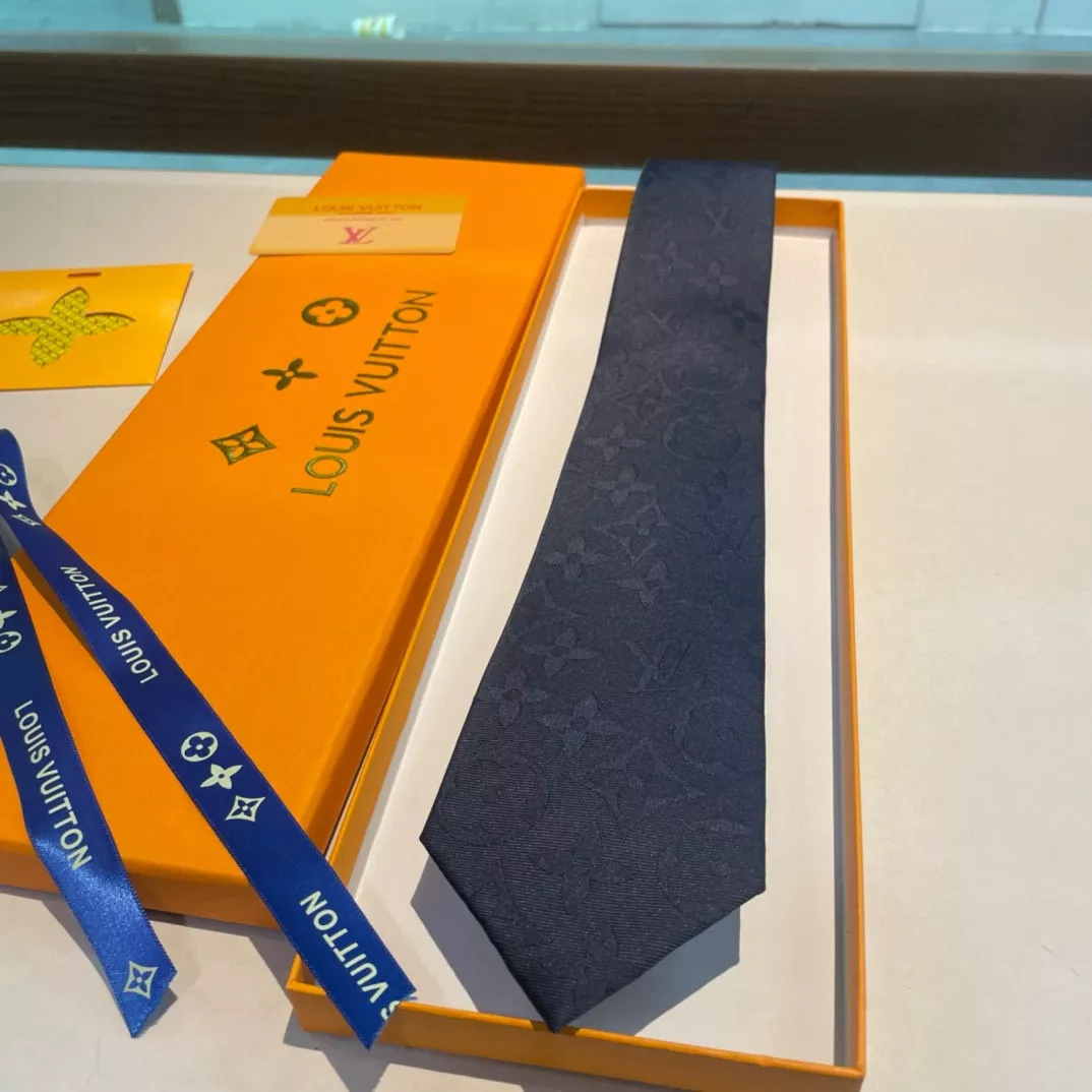 Compact 4366 Louis Vuitton LV Necktie