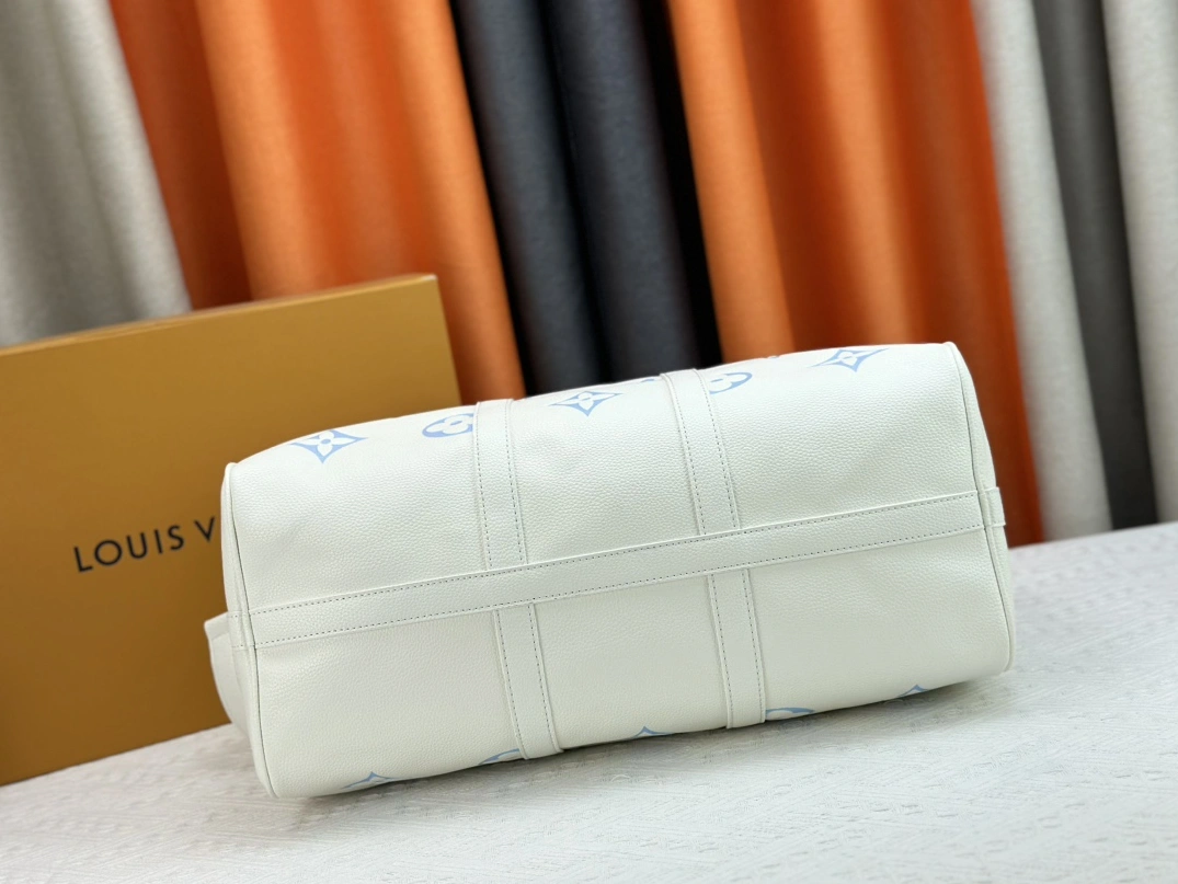 Cozy 2112 Louis Vuitton Travel Bags - Image 5