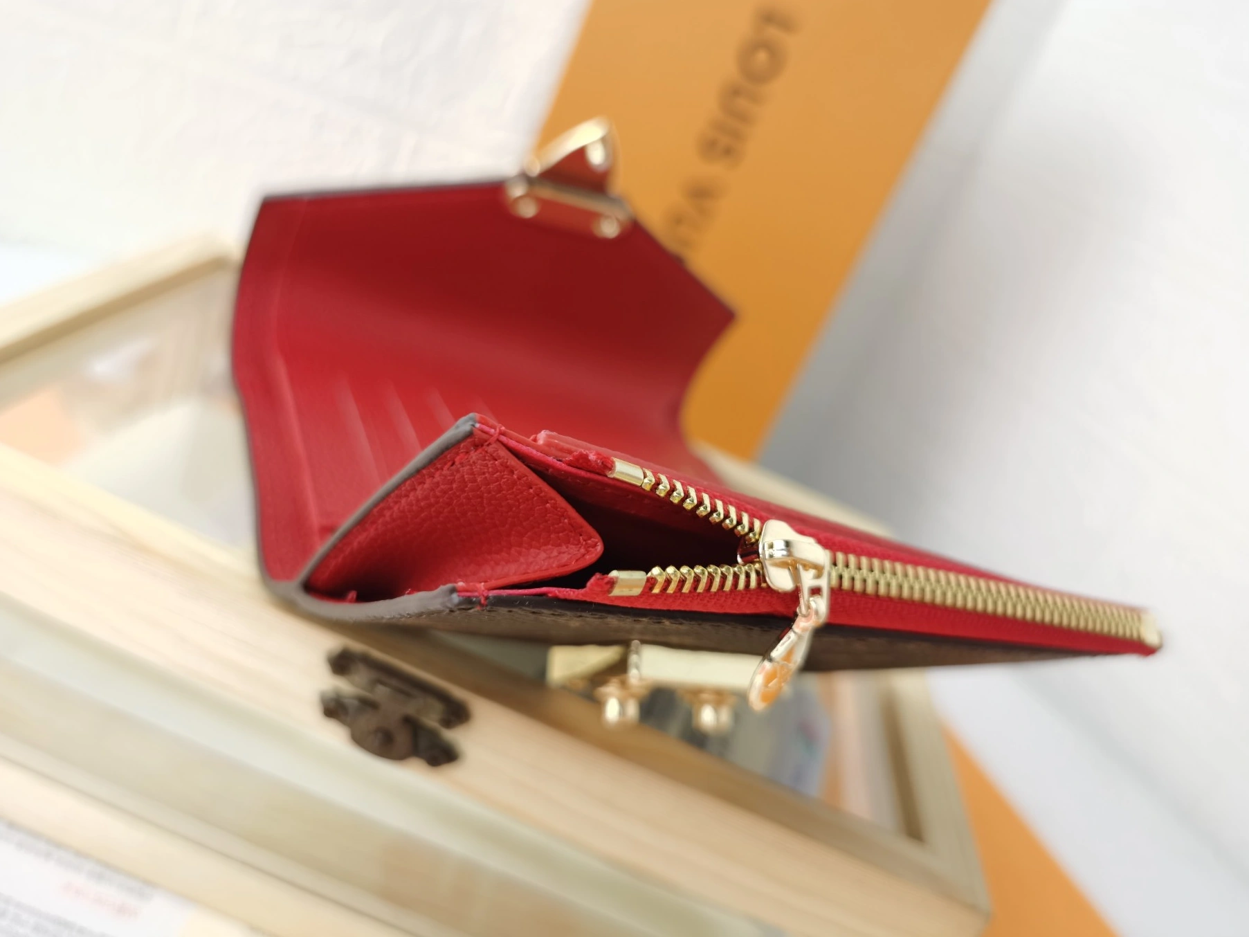 Cozy 2350 Louis Vuitton LV Card Case For Women - Image 7