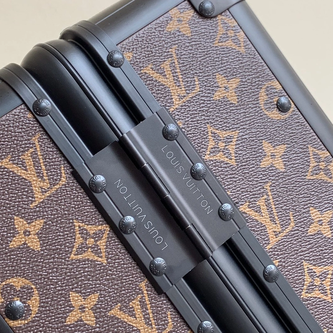 Cozy 3038 Louis Vuitton Luggage For Unisex - Image 3