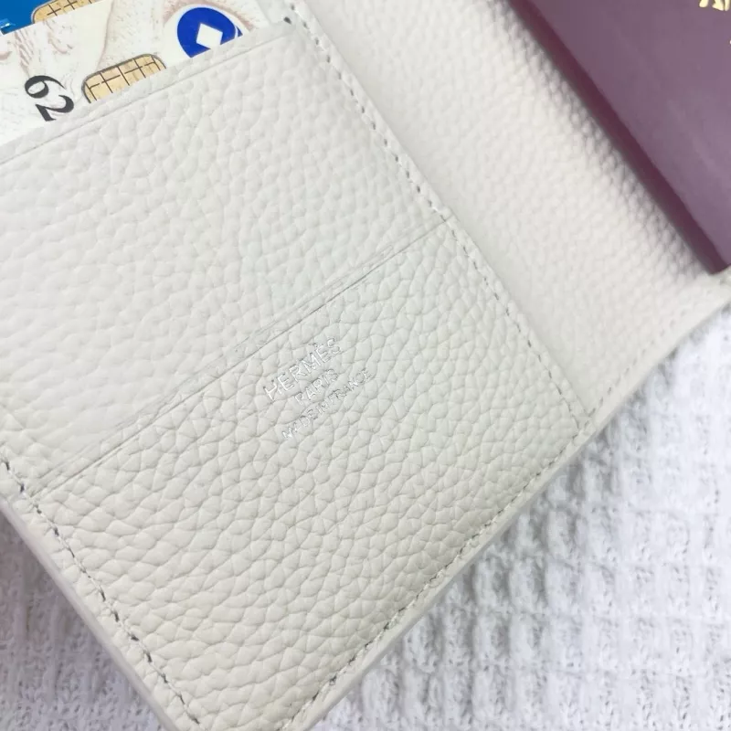 Cozy 4534 Hermes Card Case - Image 4